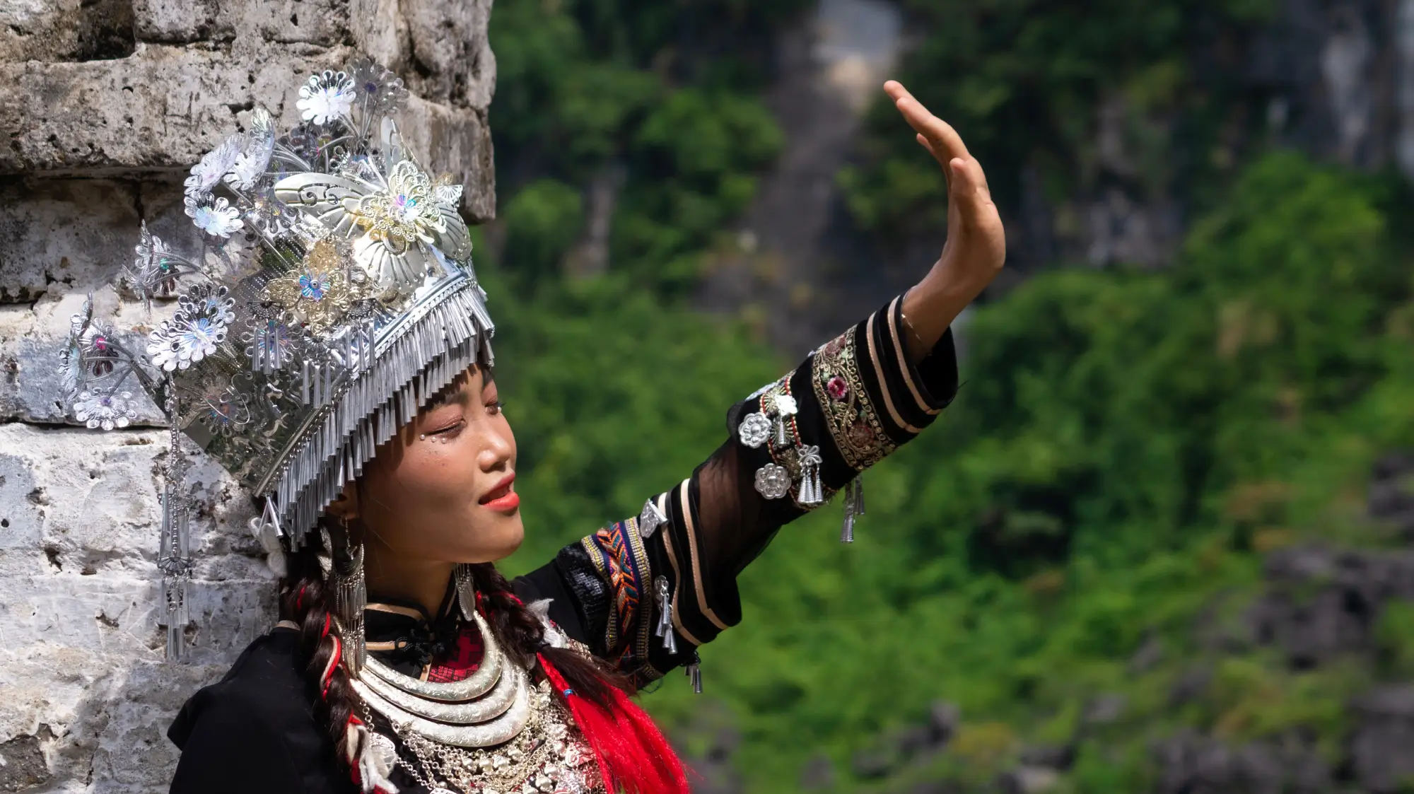 HOẠT ĐỘNG & TRẢI NGHIỆM